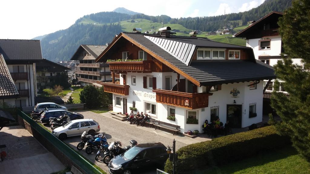 Garni Crepaz Bed & Breakfast Selva di Val Gardena Exterior photo